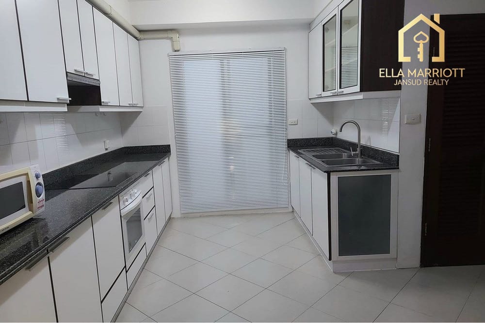 Spacious 2BR Condo with Guest Room for Rent in Thonglor 10, Sukhumvit 55 - 180sqm 3