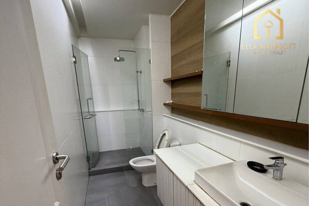 Pet-Friendly Townhouse for Rent with Rooftop in Sukhumvit 65 7