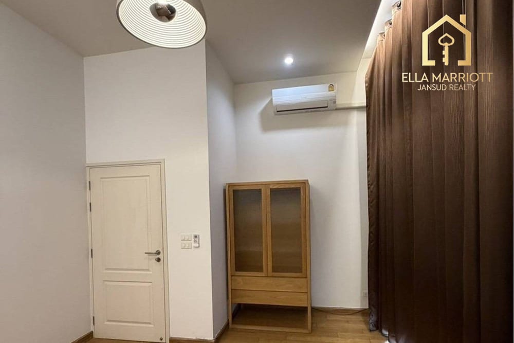 Pet-Friendly Townhouse for Rent with Rooftop in Sukhumvit 65 9