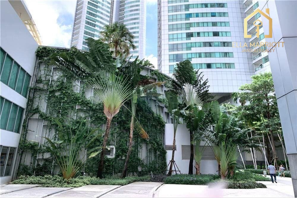For Rent  2 Beds Condo Lake View at Millennium Residence 12