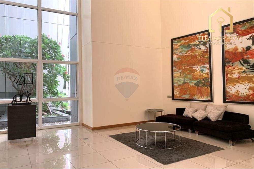 For Rent  2 Beds Condo Lake View at Millennium Residence 17