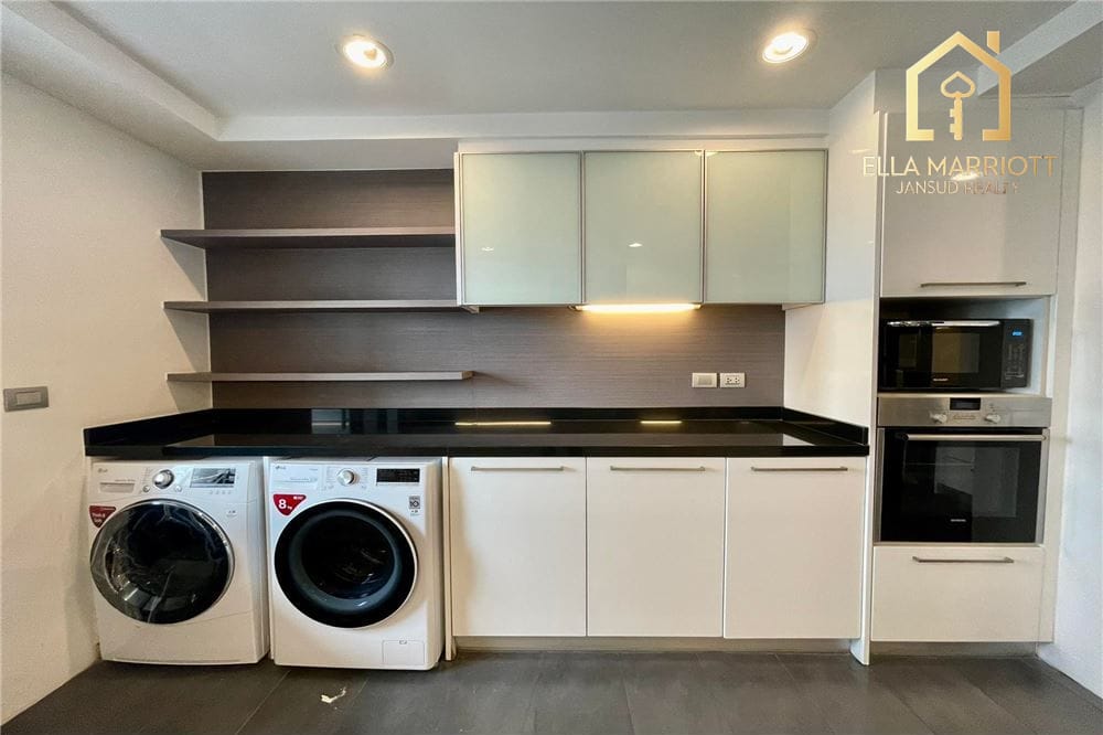 3 Bedrooms for Rent: Live in Luxury Near BTS Thonglor! 15