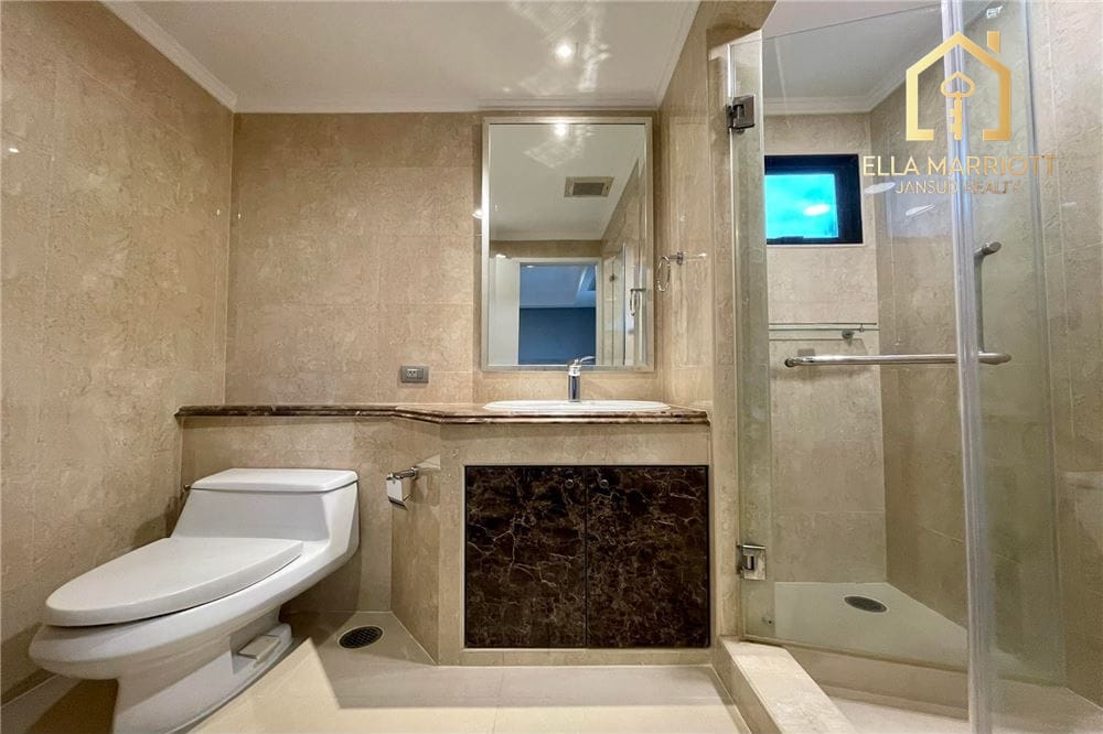 3 Bedrooms for Rent: Live in Luxury Near BTS Thonglor! 17