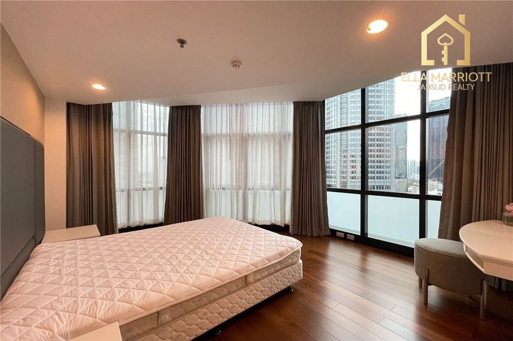 3 Bedrooms for Rent: Live in Luxury Near BTS Thonglor! 7