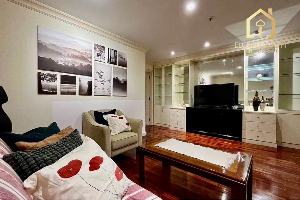 Luxurious Bangkok Condo in Prompong 2