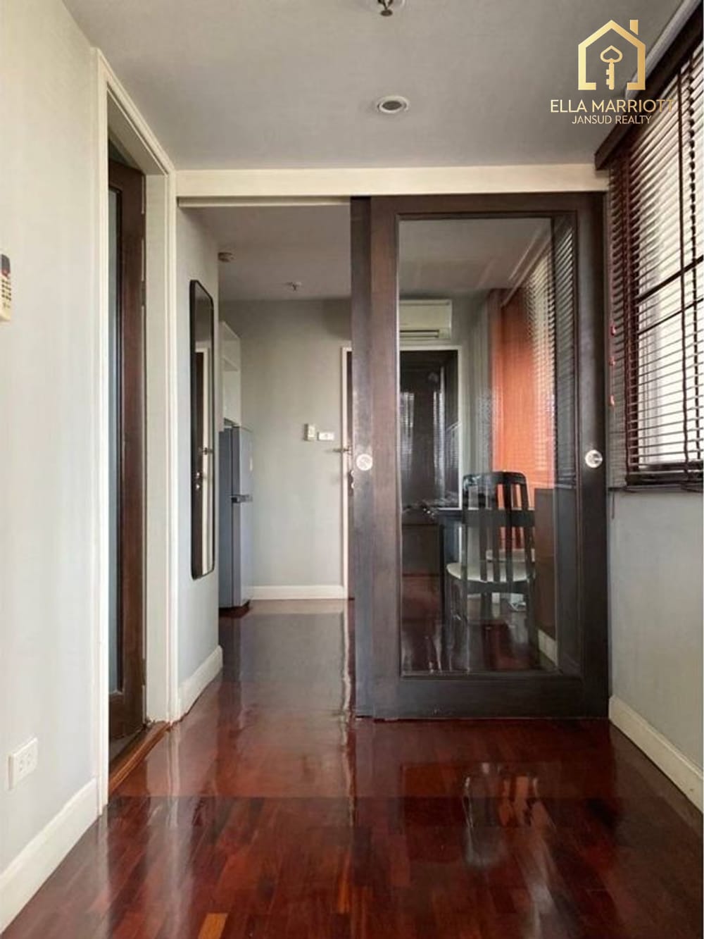 Luxurious Bangkok Condo in Prompong 8