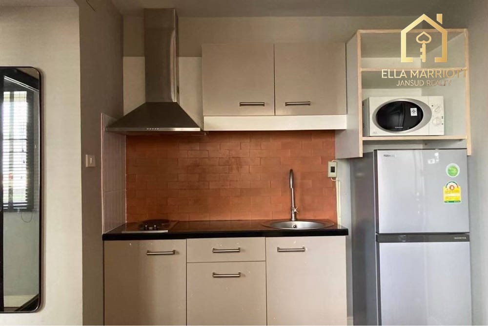 Luxurious Bangkok Condo in Prompong 9