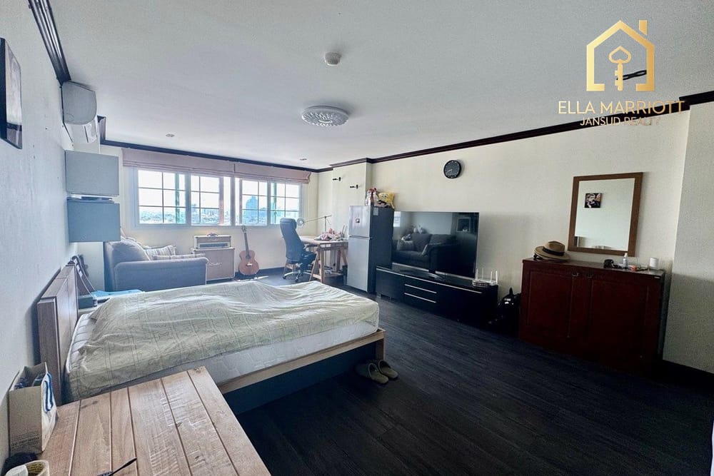 Luxurious 3-BR Condo in Vibrantin in Onnut 10