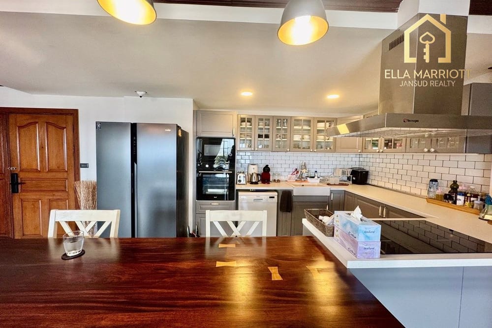 Luxurious 3-BR Condo in Vibrantin in Onnut 4