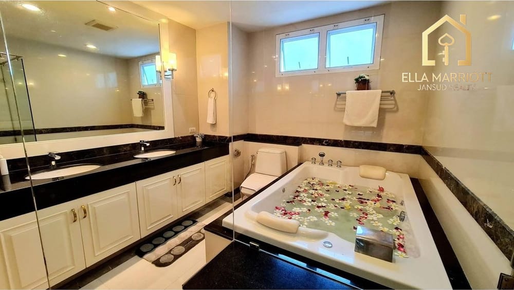Luxury 4BR 5BA Duplex Penthouse with Private Terrace in Prime Location - 800sqm for 300K 12