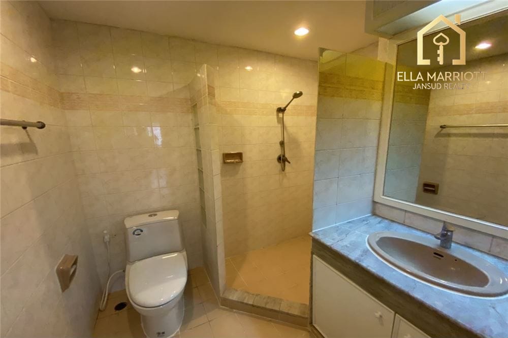 Rent 55K | 205sqm 2+1BR 2BA | Pet-Friendly (20kg+) | Free Shuttle BTS 13