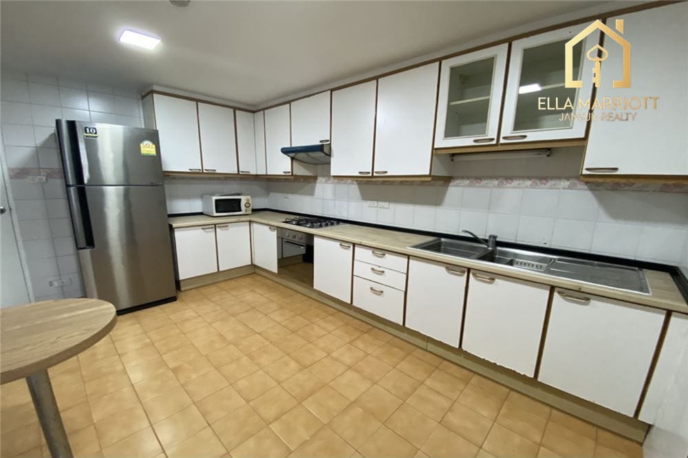 Rent 55K | 205sqm 2+1BR 2BA | Pet-Friendly (20kg+) | Free Shuttle BTS 5