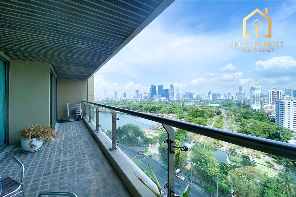 Spacious 2BR Condo for Rent | 110sqm | 2BA with Bathtubs | 5 Mins Walk to BTS Asok | Opposite Benjakitti Park 10
