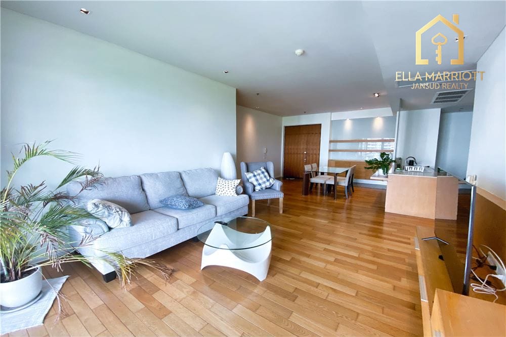 Spacious 2BR Condo for Rent | 110sqm | 2BA with Bathtubs | 5 Mins Walk to BTS Asok | Opposite Benjakitti Park 3