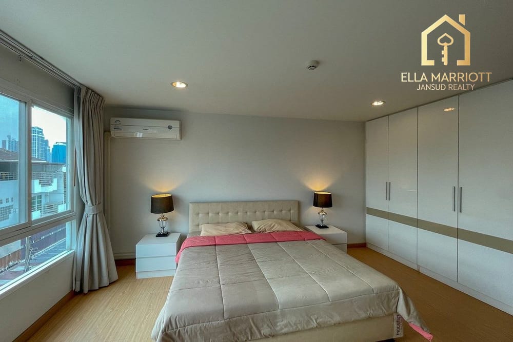 2BR 2BA Condo for Rent in Ekkamai - 120sqm, Dog Friendly, Equipped with Bathtub & Oven - $50K 12
