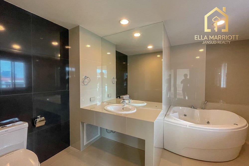 2BR 2BA Condo for Rent in Ekkamai - 120sqm, Dog Friendly, Equipped with Bathtub & Oven - $50K 13