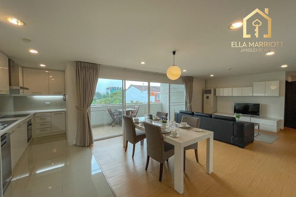 2BR 2BA Condo for Rent in Ekkamai - 120sqm, Dog Friendly, Equipped with Bathtub & Oven - $50K 2