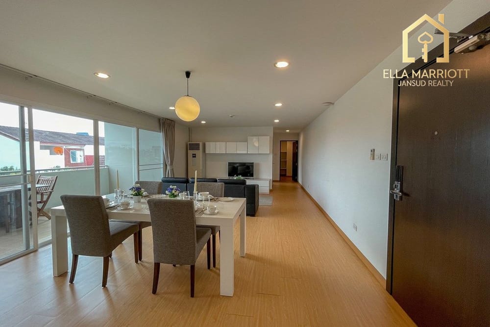 2BR 2BA Condo for Rent in Ekkamai - 120sqm, Dog Friendly, Equipped with Bathtub & Oven - $50K 3