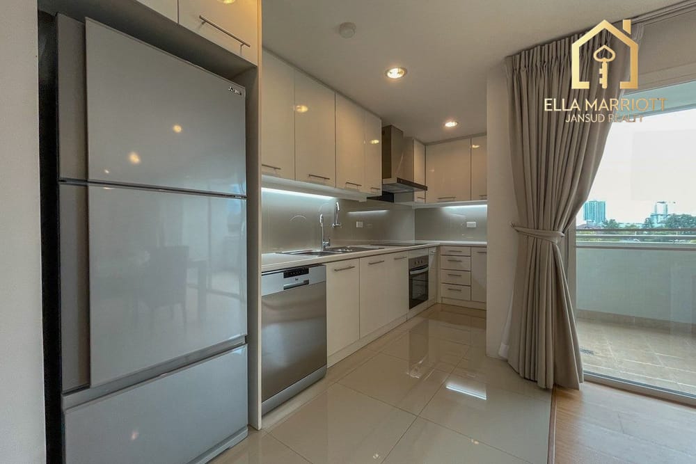 2BR 2BA Condo for Rent in Ekkamai - 120sqm, Dog Friendly, Equipped with Bathtub & Oven - $50K 6