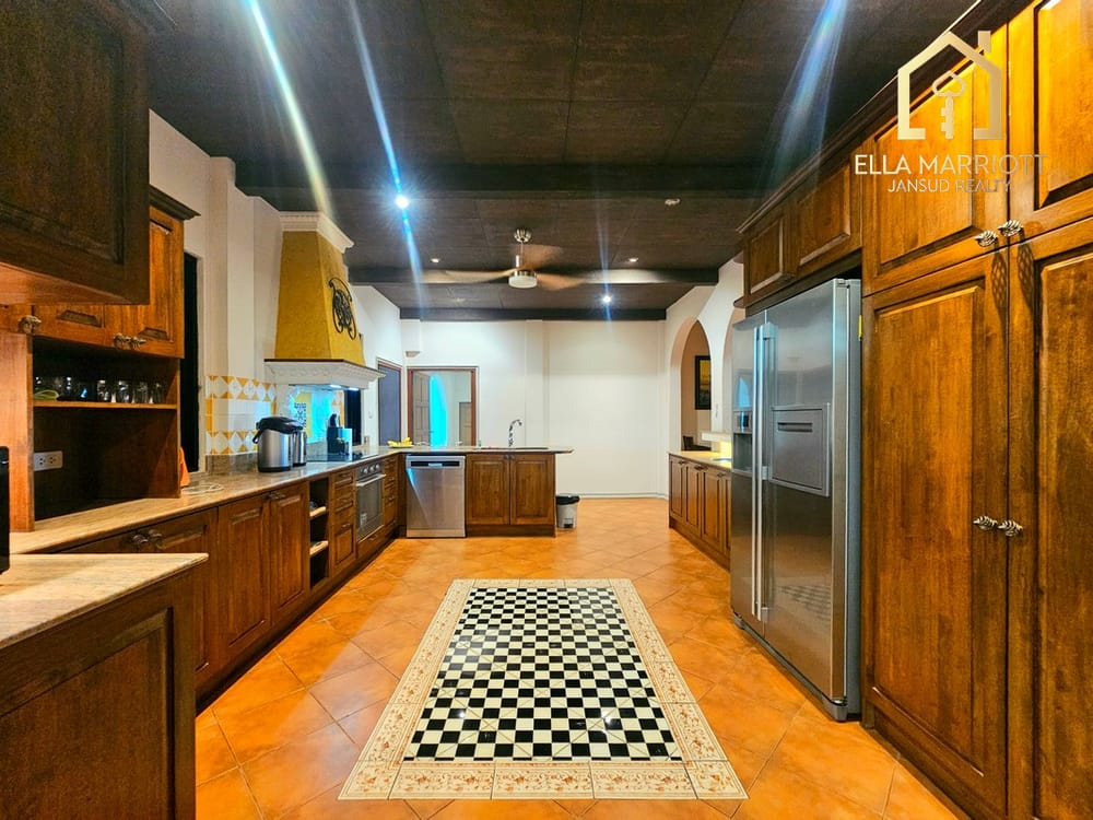 Stunning 4-Bedroom Sea View Pool Villa in Hua Hin Center - Khao Takiab 8