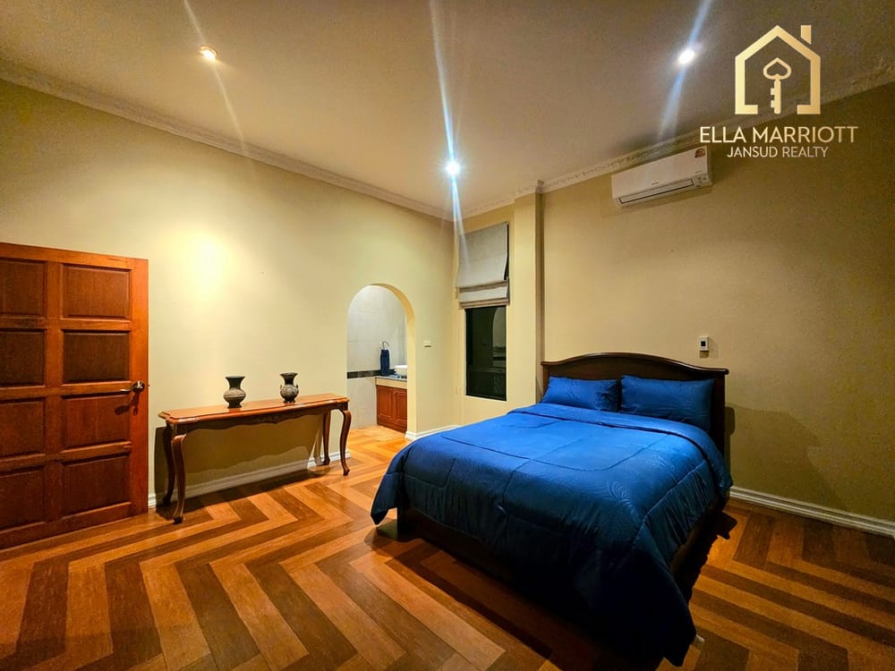 Stunning 4-Bedroom Sea View Pool Villa in Hua Hin Center - Khao Takiab 45