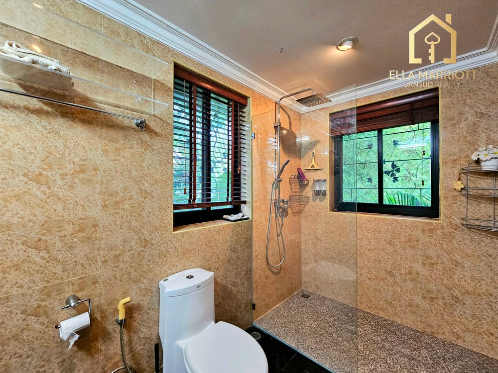 3-Bedroom Pool Villa in Hua Hin Center - Khao Takiab with 24/7 Security 4