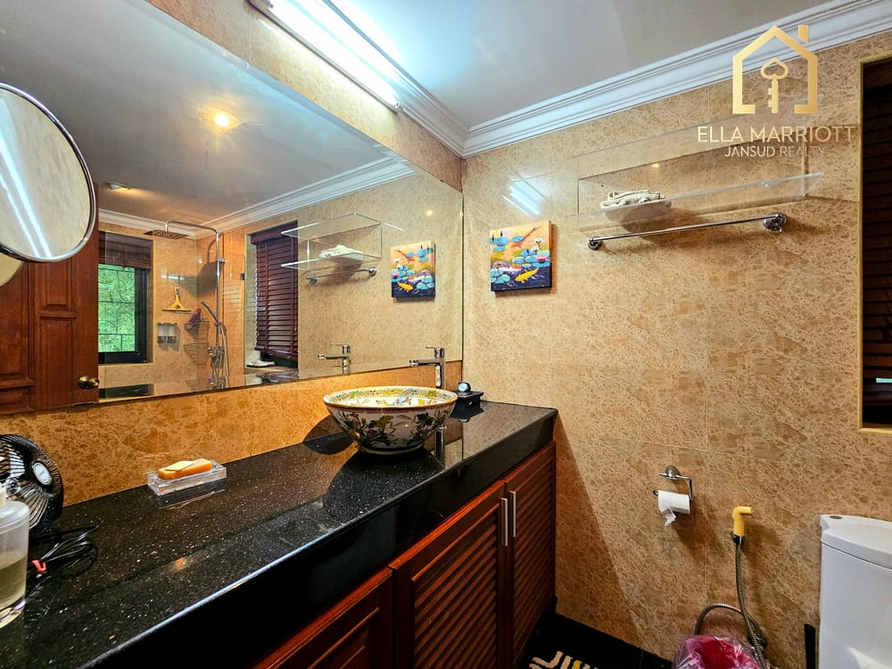 3-Bedroom Pool Villa in Hua Hin Center - Khao Takiab with 24/7 Security 6