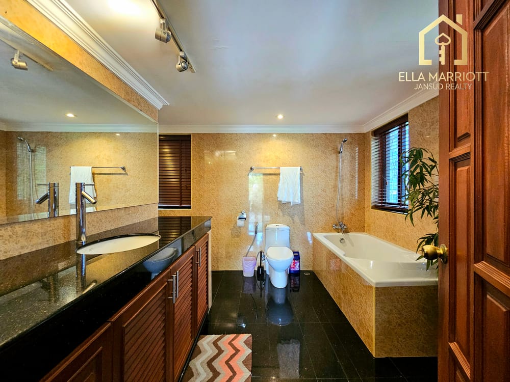 3-Bedroom Pool Villa in Hua Hin Center - Khao Takiab with 24/7 Security 28