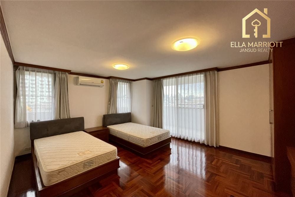 4BR Sky Villa for Rent in Phrom Phong | 330sqm | Pet-Friendly & Near BTS 10