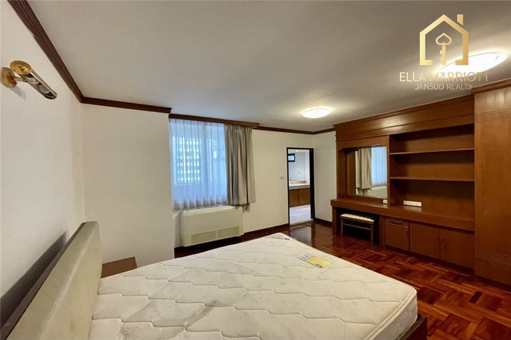 4BR Sky Villa for Rent in Phrom Phong | 330sqm | Pet-Friendly & Near BTS 11