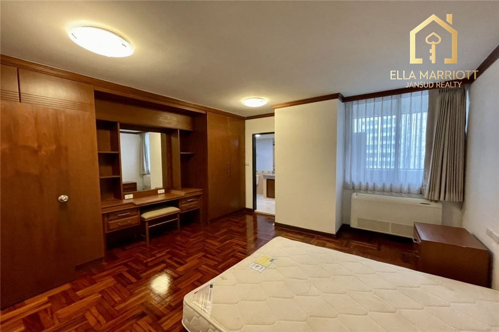 4BR Sky Villa for Rent in Phrom Phong | 330sqm | Pet-Friendly & Near BTS 13
