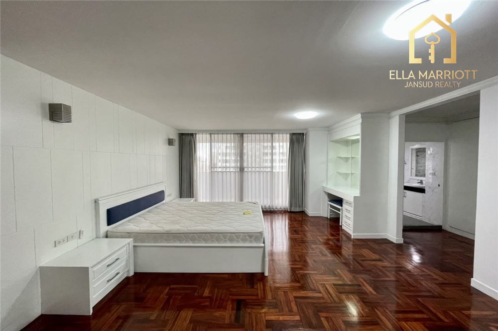 4BR Sky Villa for Rent in Phrom Phong | 330sqm | Pet-Friendly & Near BTS 8