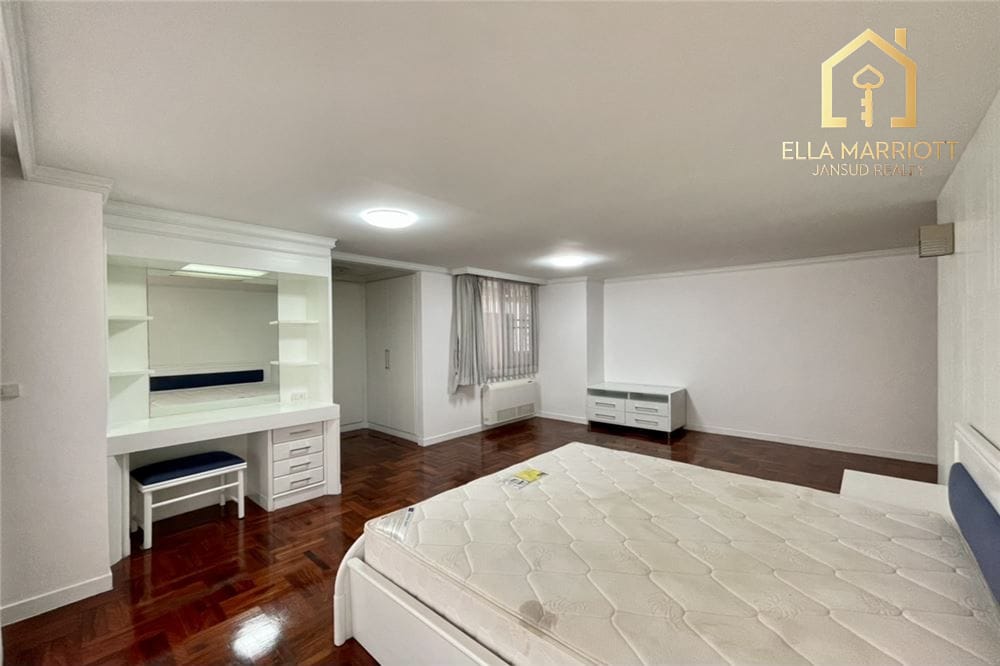 4BR Sky Villa for Rent in Phrom Phong | 330sqm | Pet-Friendly & Near BTS 9