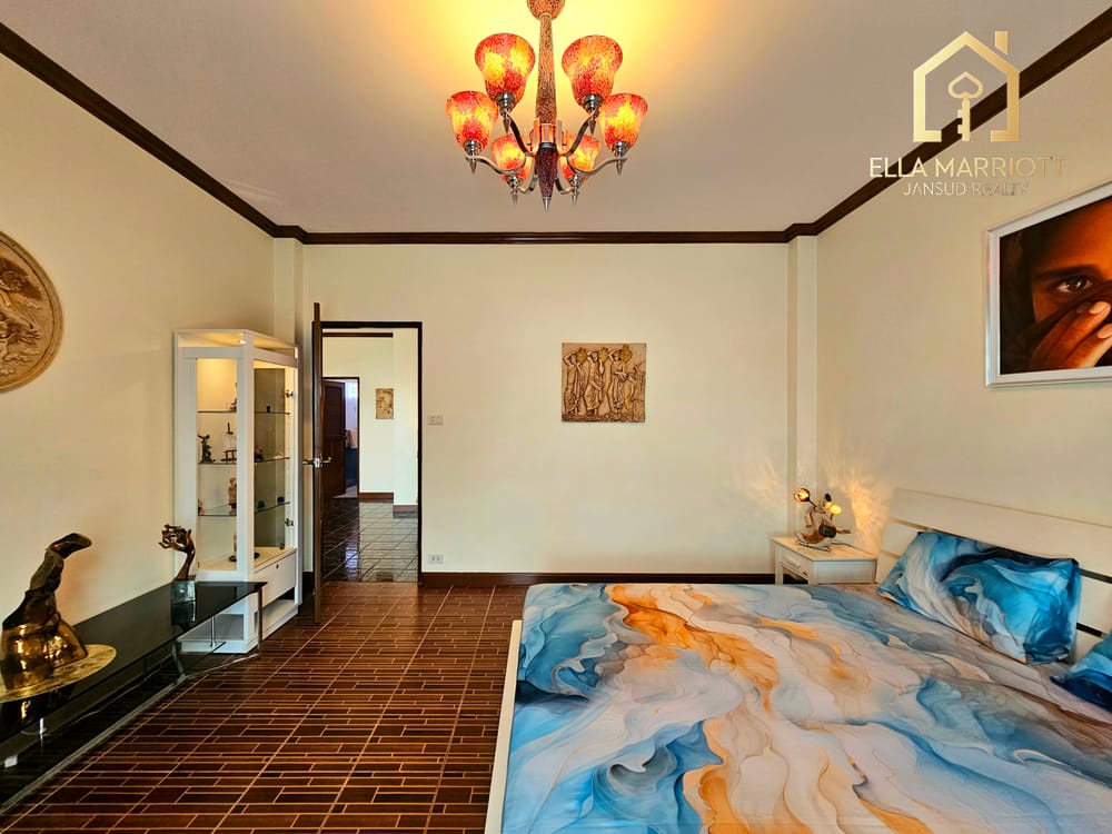 spacious-3-bedroom-villa-for-sale-in-hua-hin-north-bor-fai-with-247-security-emj56 5