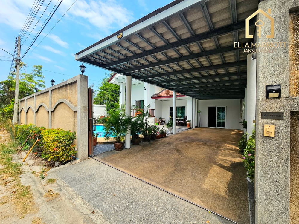 Modern 3-Bedroom Villa with European Kitchen for Sale in Hua Hin Center - Khao Takiab 8