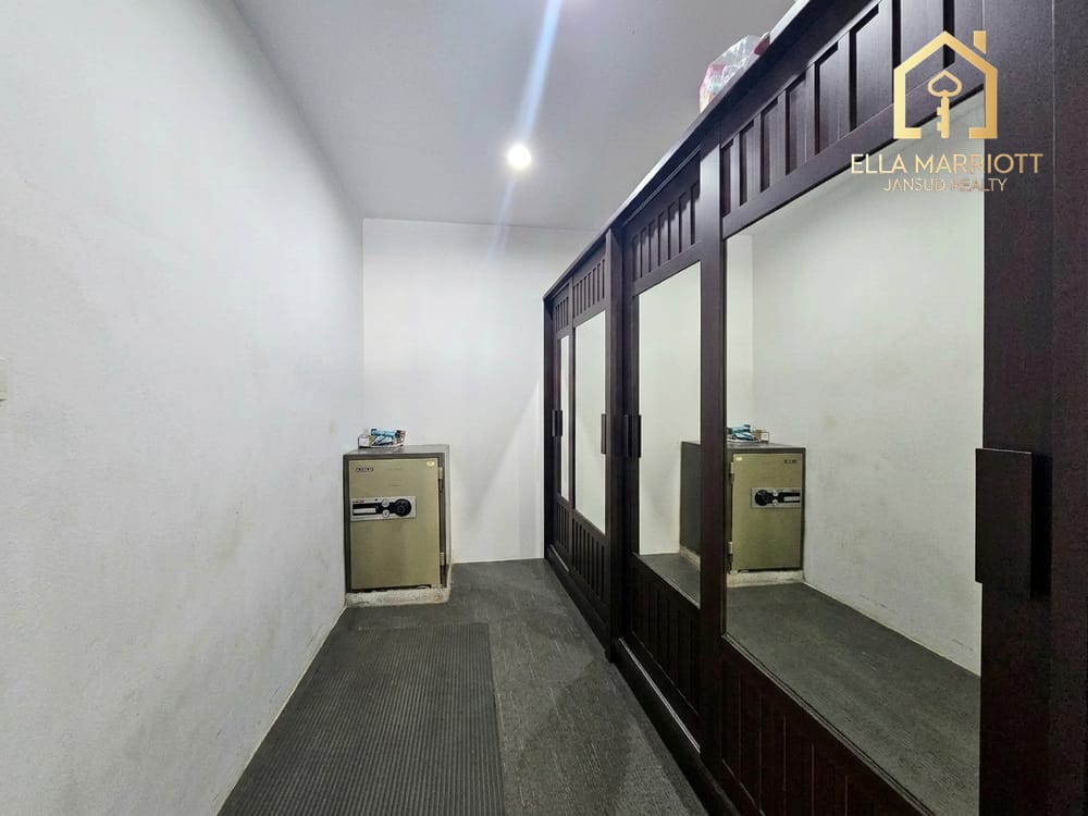 Modern 3-Bedroom Villa with European Kitchen for Sale in Hua Hin Center - Khao Takiab 9