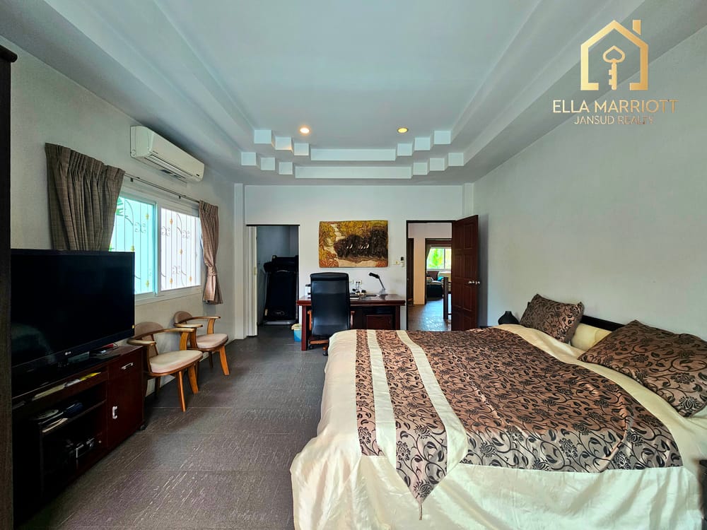 Modern 3-Bedroom Villa with European Kitchen for Sale in Hua Hin Center - Khao Takiab 20