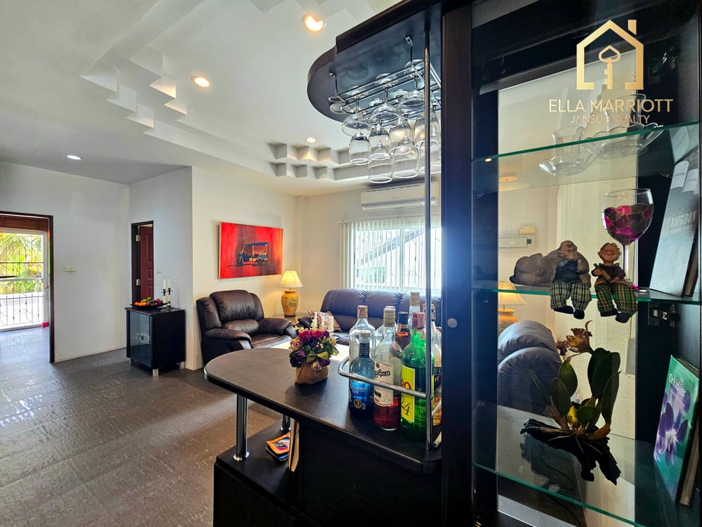 Modern 3-Bedroom Villa with European Kitchen for Sale in Hua Hin Center - Khao Takiab 30