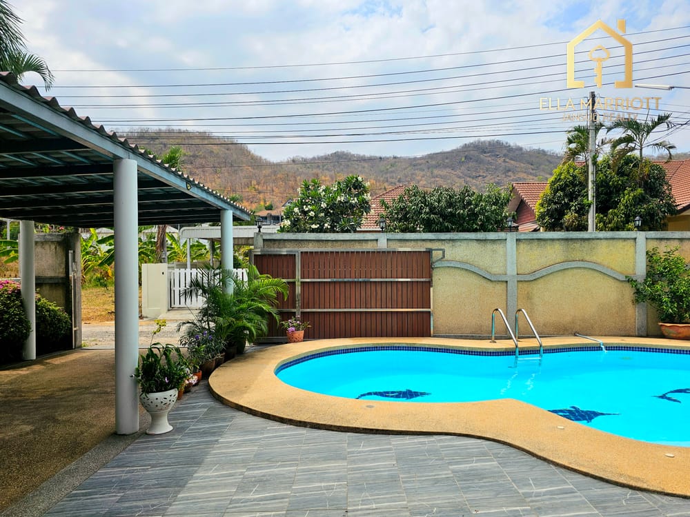 Modern 3-Bedroom Villa with European Kitchen for Sale in Hua Hin Center - Khao Takiab 34