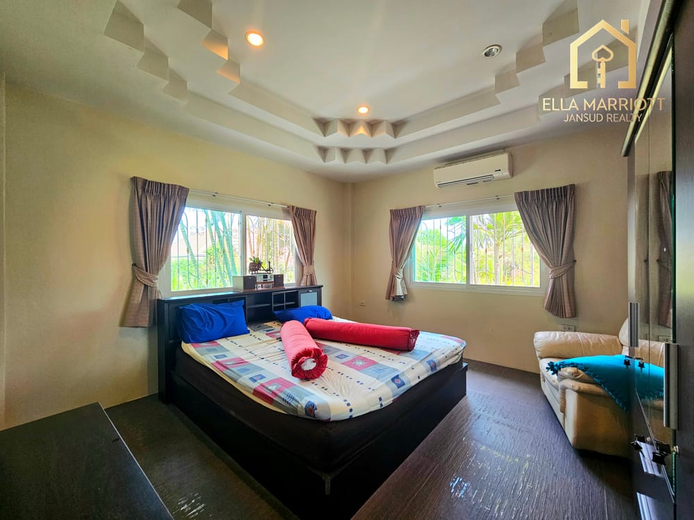 Modern 3-Bedroom Villa with European Kitchen for Sale in Hua Hin Center - Khao Takiab 39