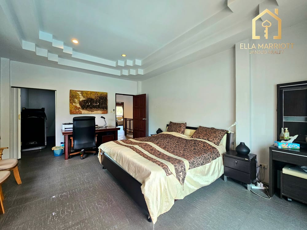 Modern 3-Bedroom Villa with European Kitchen for Sale in Hua Hin Center - Khao Takiab 47
