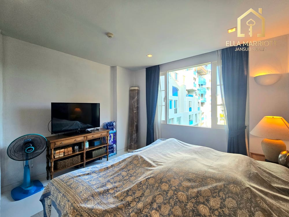 beachfront-4-bedroom-condo-for-sale-in-hua-hin-center-khao-takiab-with-247-security-emj67 6