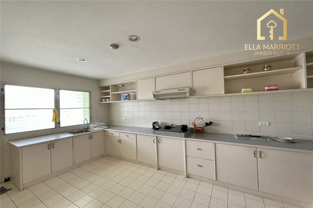 Katzenfreundliche 3-Schlafzimmer Eigentumswohnung zur Miete in Ekkamai – 240m² mit Shuttle-Service 13