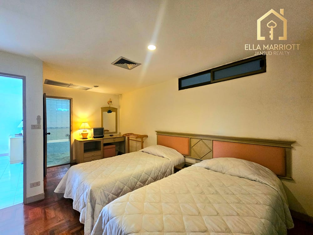 stunning-4-bedroom-detached-house-with-sea-view-in-palm-hills-golf-course-hua-hin-247-security-emj73 5