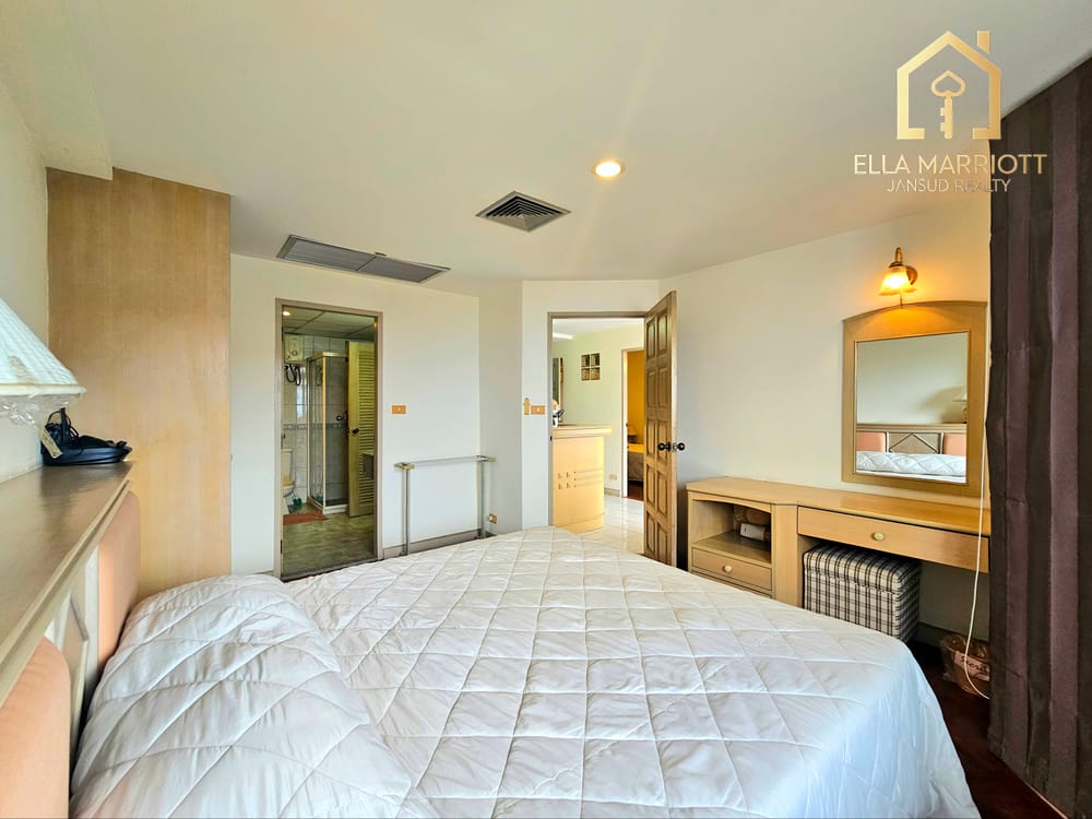 stunning-4-bedroom-detached-house-with-sea-view-in-palm-hills-golf-course-hua-hin-247-security-emj73 6