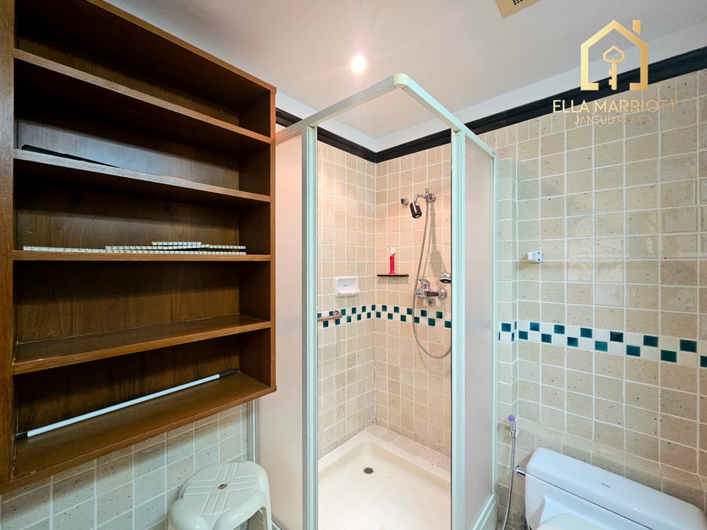 stylish-1-bedroom-condo-for-sale-in-hua-hin-center-khao-takiab-with-247-security-emj74 4