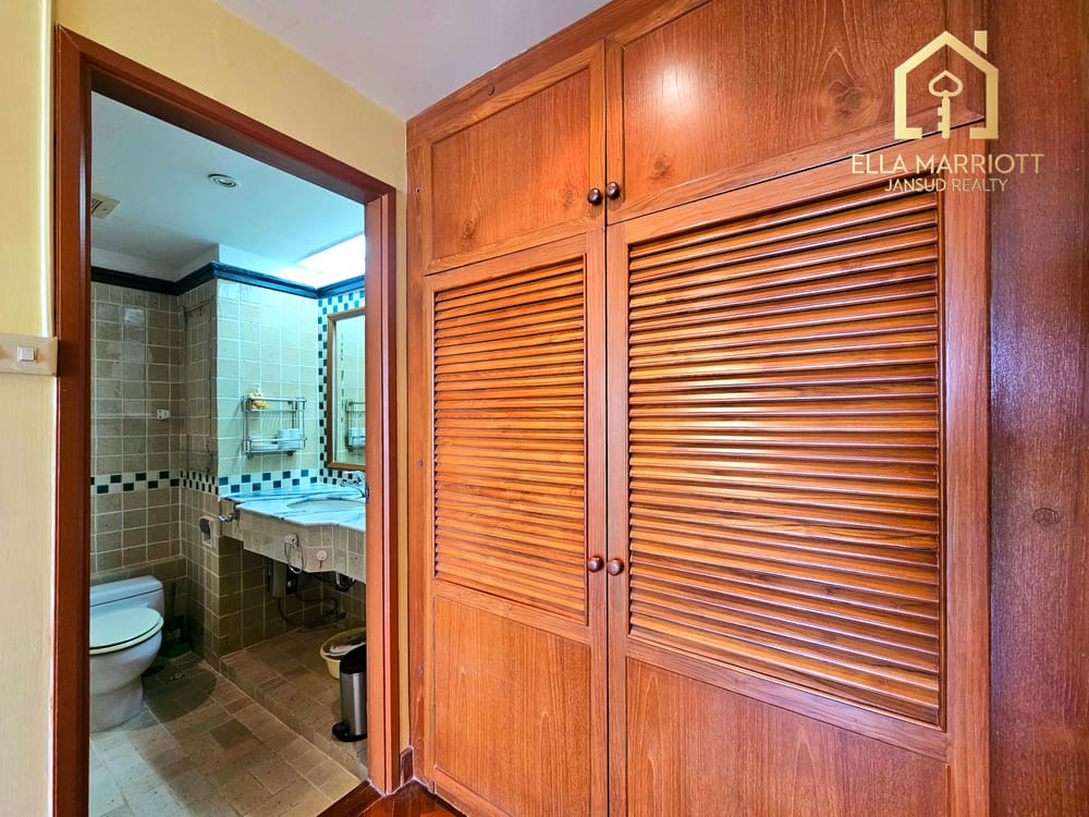 Stylish 1-Bedroom Condo for Sale in Hua Hin Center - Khao Takiab with 24/7 Security 7
