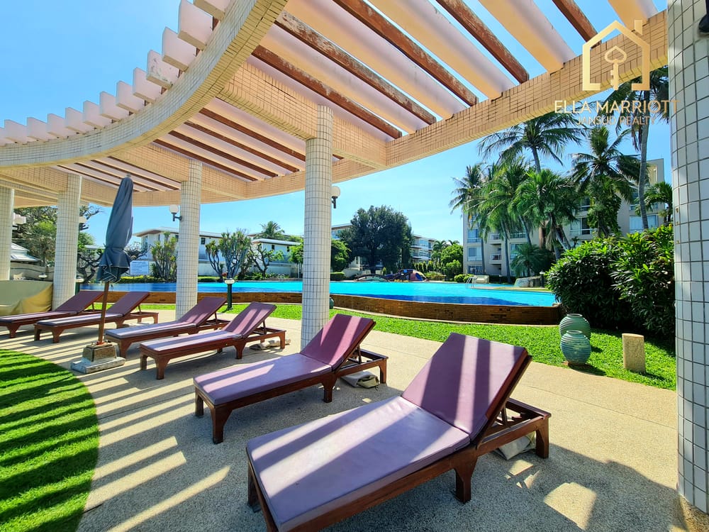 Stylish 1-Bedroom Condo for Sale in Hua Hin Center - Khao Takiab with 24/7 Security 24