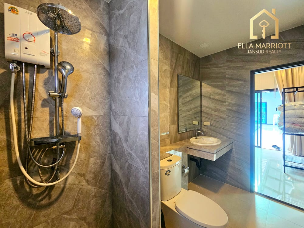spacious-4-bedroom-villa-for-sale-in-hua-hin-88-102-pet-friendly-with-parking-emj72 2