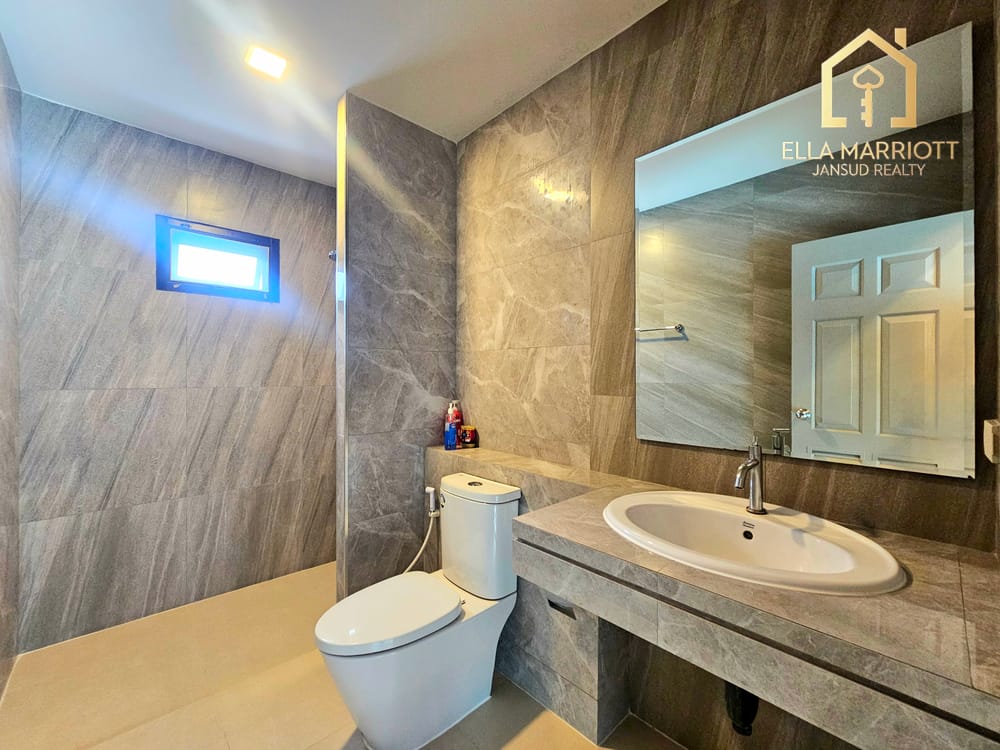 spacious-4-bedroom-villa-for-sale-in-hua-hin-88-102-pet-friendly-with-parking-emj72 5